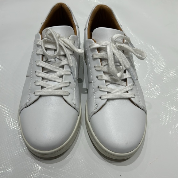 JOYASOL Women's Paisley Sneaker All White Size 7
MSRP $220 - Picture 3 of 10